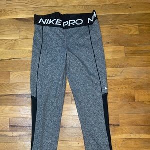 Nike pro workout leggings